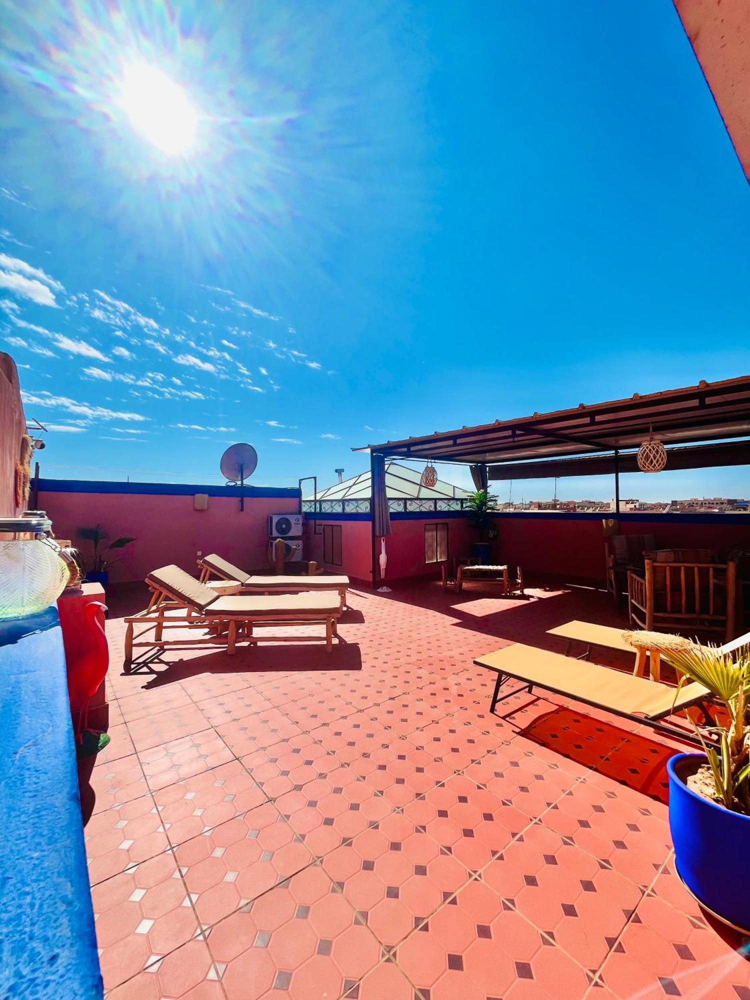 Apartment With Ac, Patio And Rooftop Appartement Climatise Avec Patio Et Toit Terrasse Marakeş Dış mekan fotoğraf