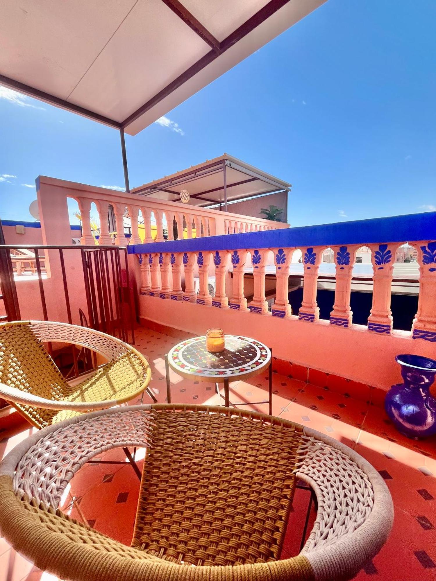 Apartment With Ac, Patio And Rooftop Appartement Climatise Avec Patio Et Toit Terrasse Marakeş Dış mekan fotoğraf